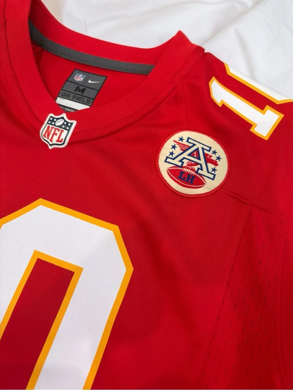 Nike NFL Youth Medium (10-12) Kansas City Chiefs Tyreek Hill #10 Jersey On Field